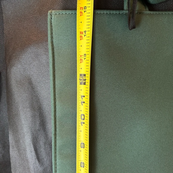 Prada PARADIGME Beauty Green Unisex Tote NEW! Limited Edition With Dust Bag - Picture 9 of 10